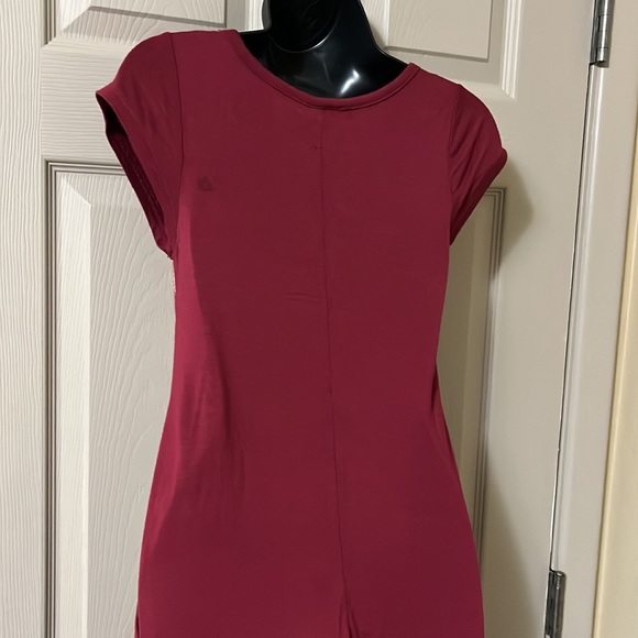 Wine colored soft rayon fringed tee - Picture 4 of 4